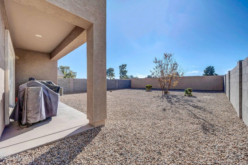 36085 W Prado St-43