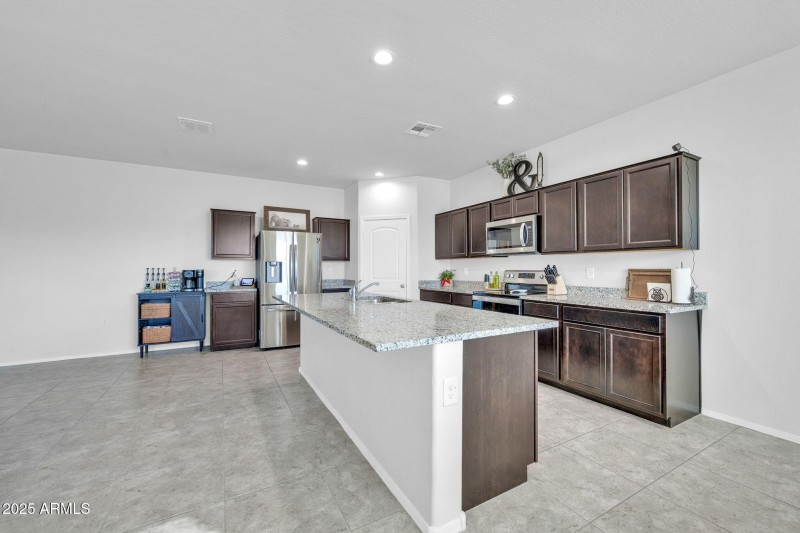 36085 W Prado St-16