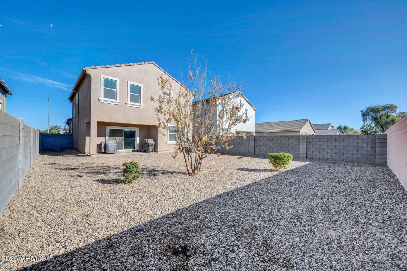 36085 W Prado St-42