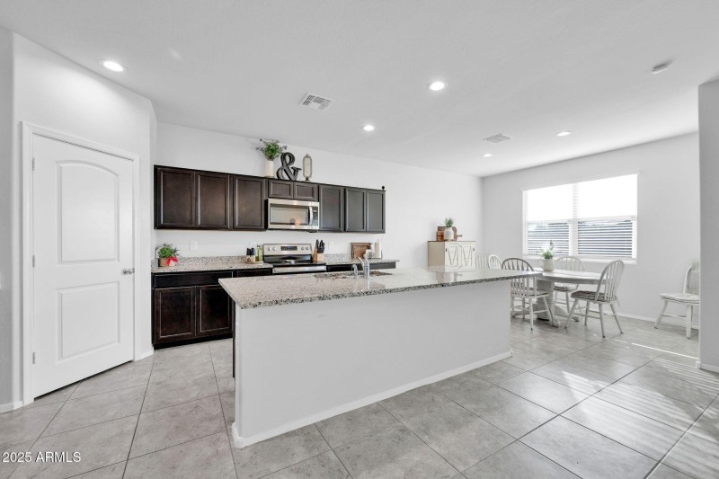 36085 W Prado St-17