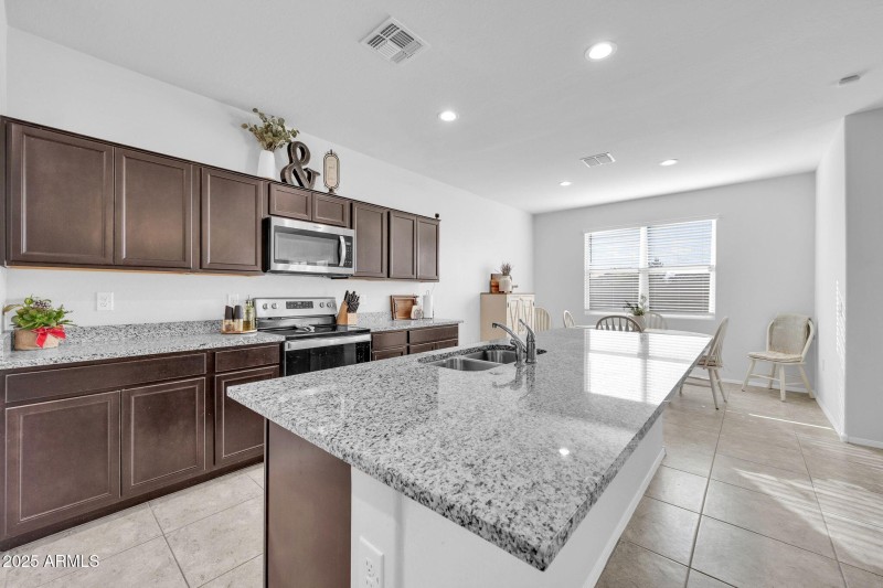 36085 W Prado St-13