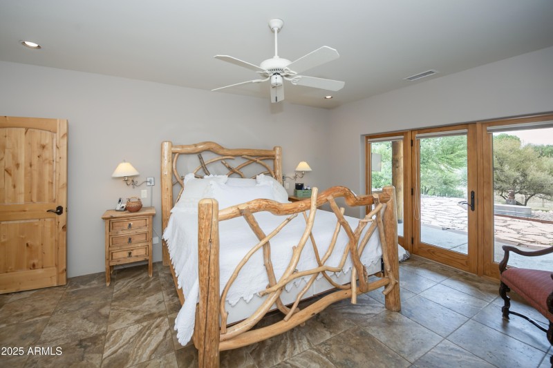 06 Master Bed a