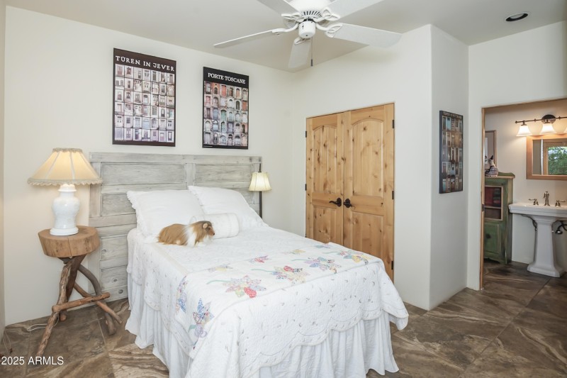 09 Guest Bed b