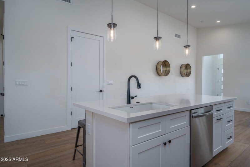 9) KITCHEN