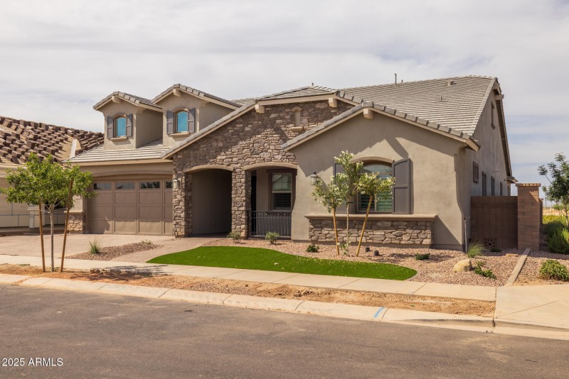 2)FRONT OF HOME