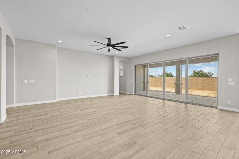 5)GREAT ROOM