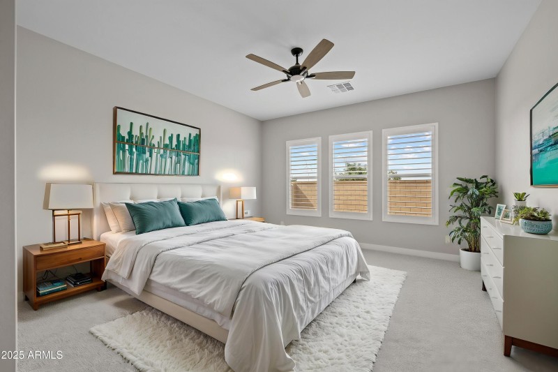 13)MASTER BED_