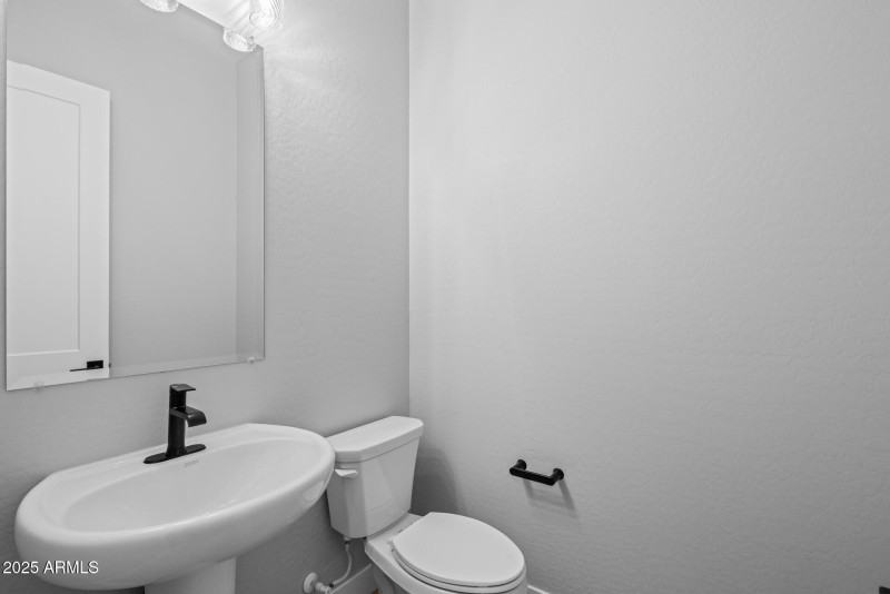22)POWDER ROOM