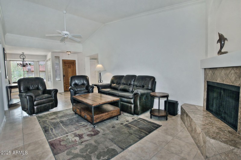 9476 E Laurel Ln Scottsdale AZ-large-013