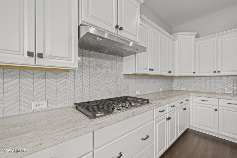 11)KITCHEN