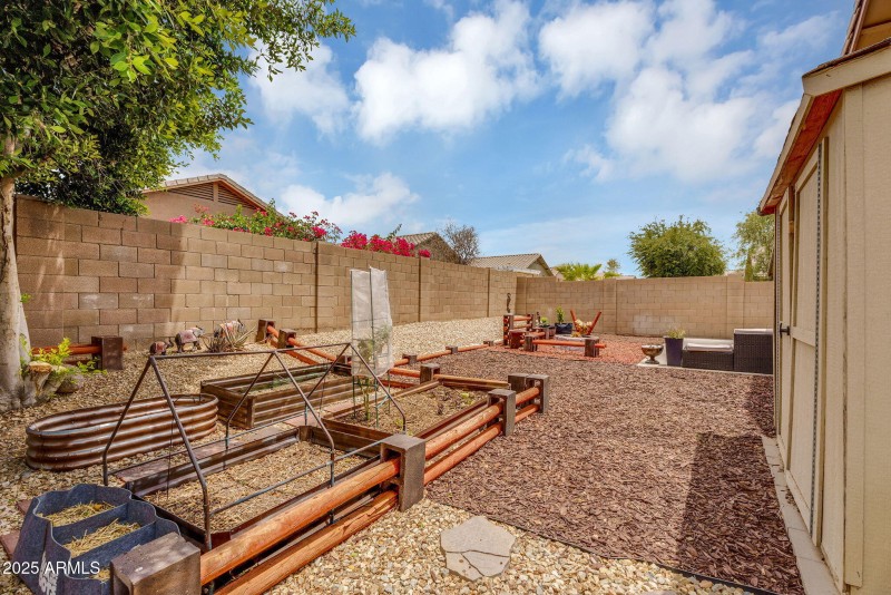 41-web-or-mls-10226 W Country Club Trail