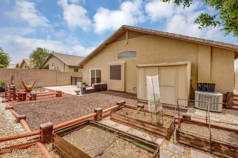 38-web-or-mls-10226 W Country Club Trail