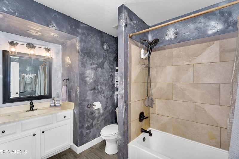 32-web-or-mls-10226 W Country Club Trail