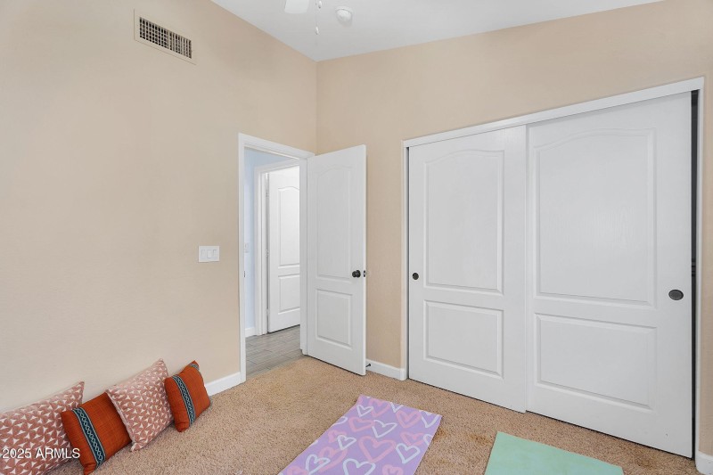 29-web-or-mls-10226 W Country Club Trail