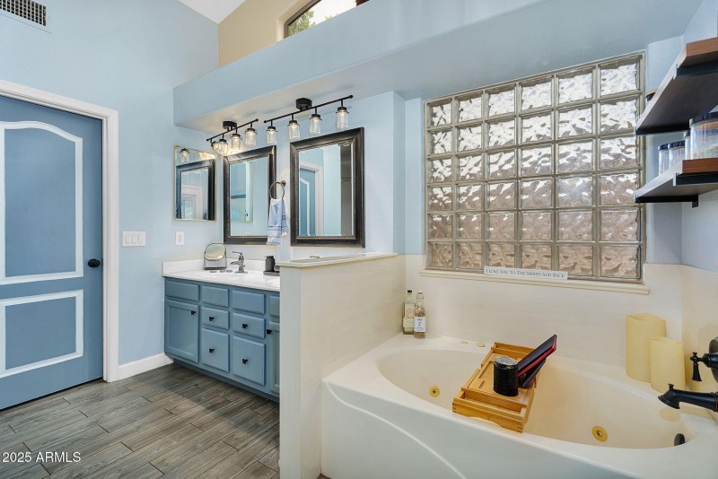 23-web-or-mls-10226 W Country Club Trail