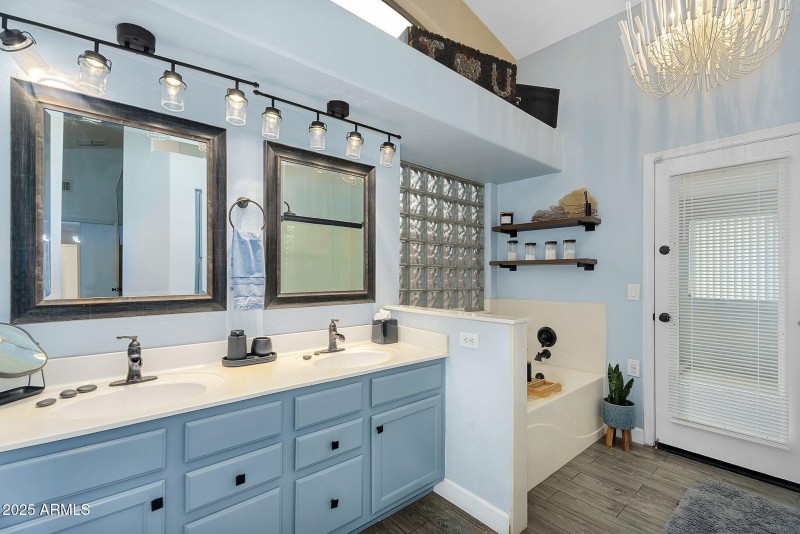22-web-or-mls-10226 W Country Club Trail