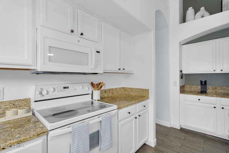 14-web-or-mls-10226 W Country Club Trail