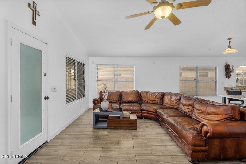 7-web-or-mls-10226 W Country Club Trail-