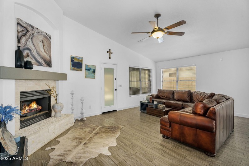 6-web-or-mls-10226 W Country Club Trail-