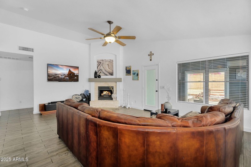 5-web-or-mls-10226 W Country Club Trail-