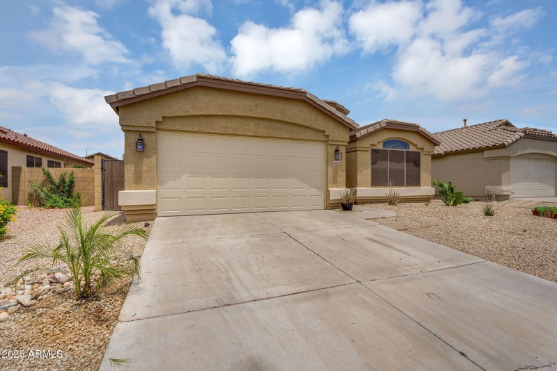 3-web-or-mls-10226 W Country Club Trail-