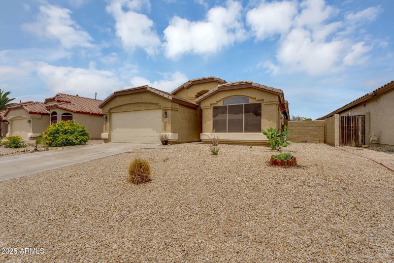 2-web-or-mls-10226 W Country Club Trail-