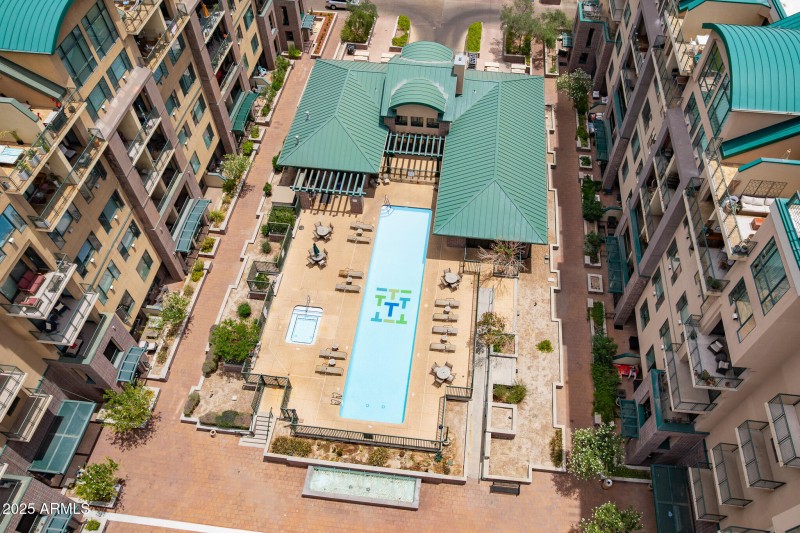 Pool-high above