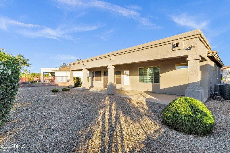 3640 E Torrey Pines Ln-37