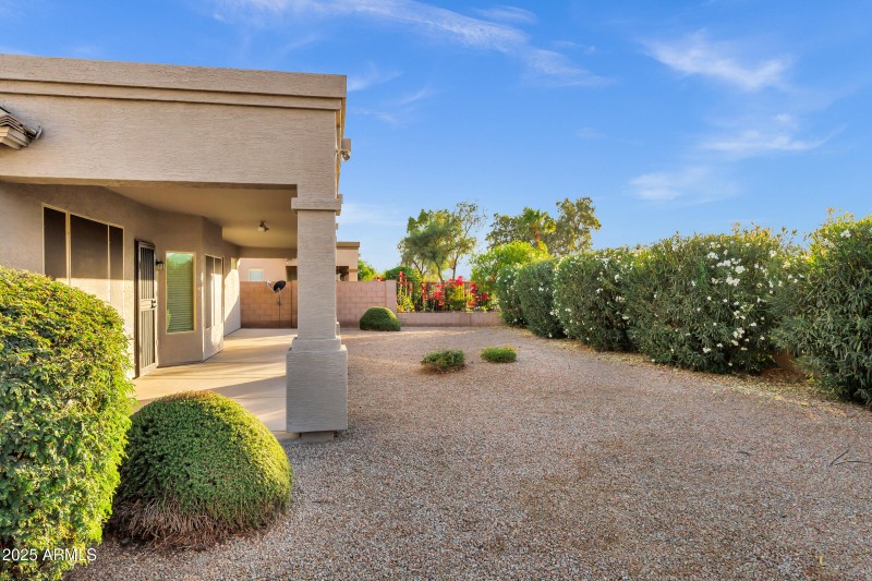 3640 E Torrey Pines Ln-39