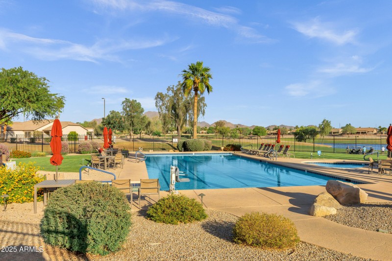 3640 E Torrey Pines Ln-45
