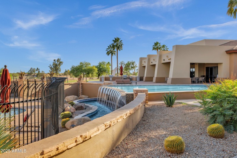 3640 E Torrey Pines Ln-46
