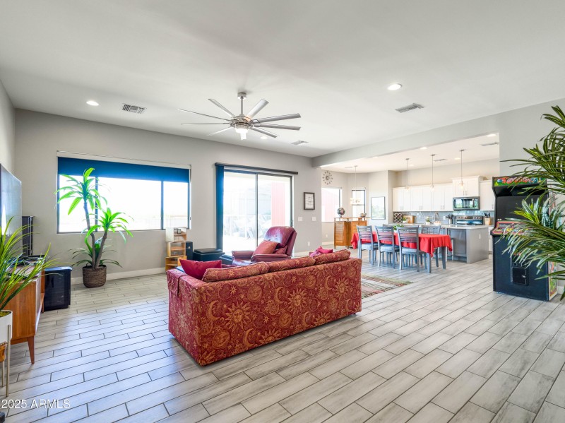 35812 N Calle De Amantes
