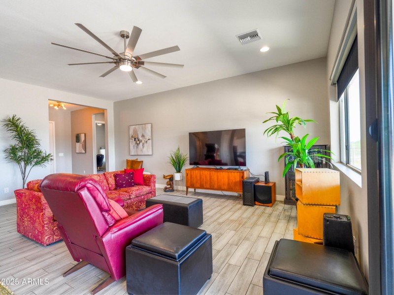 35812 N Calle De Amantes