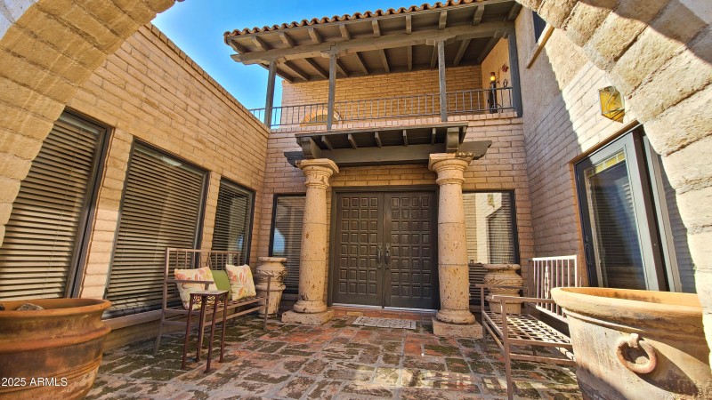 Courtyard - Front B
