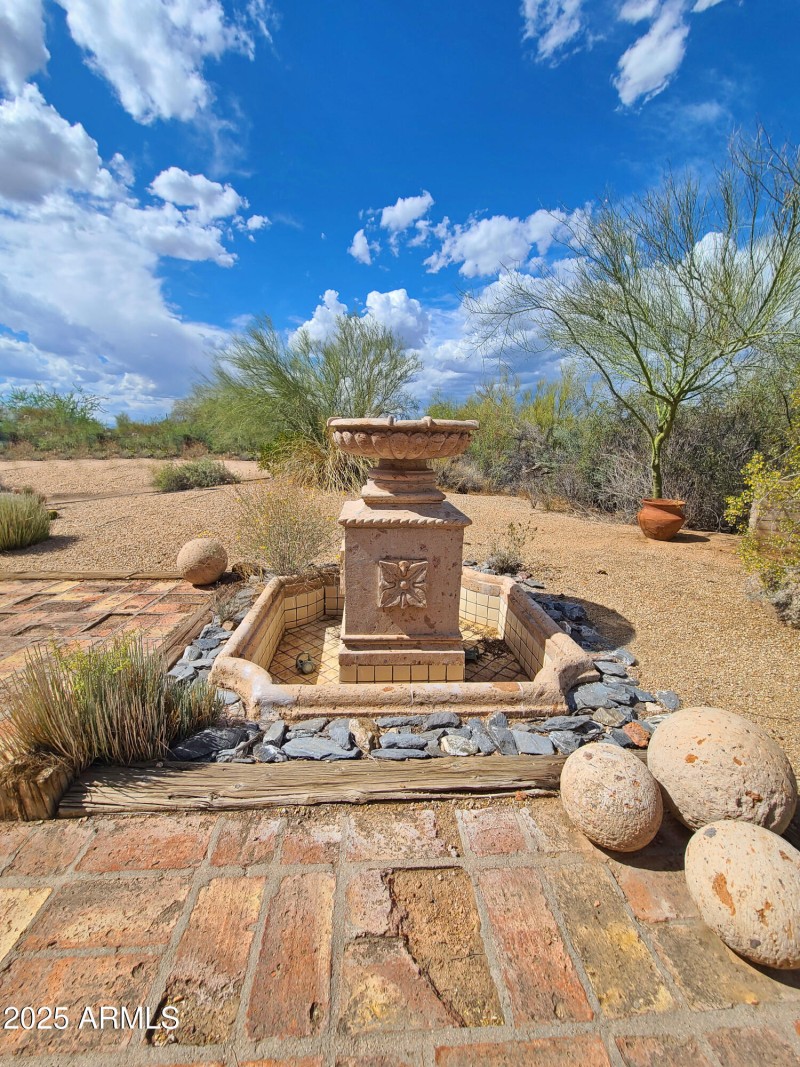 fountain at front