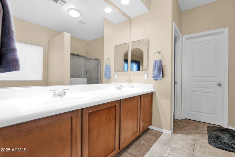 25-web-or-mls-P1222405