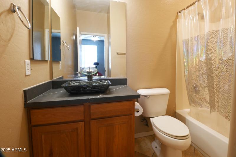 On-suite Bath Bed 2