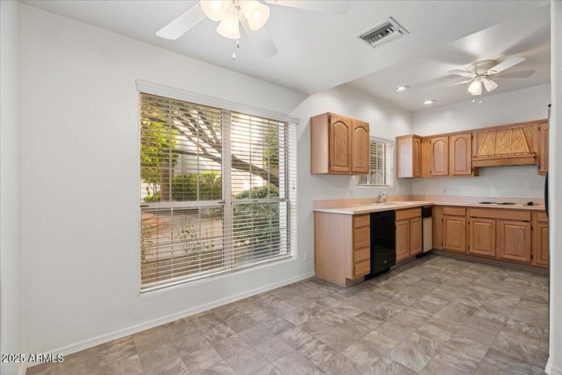 16-Dining & Kitchen