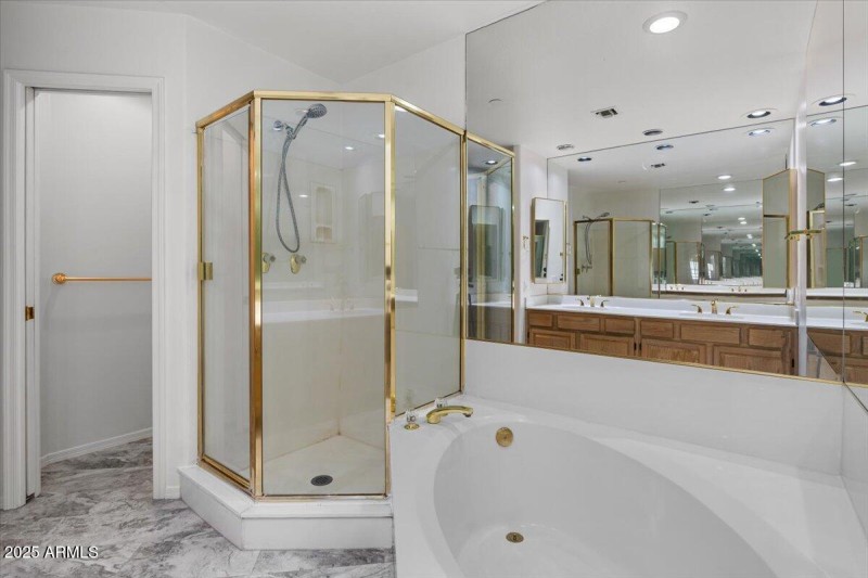 24-Primary bathroom