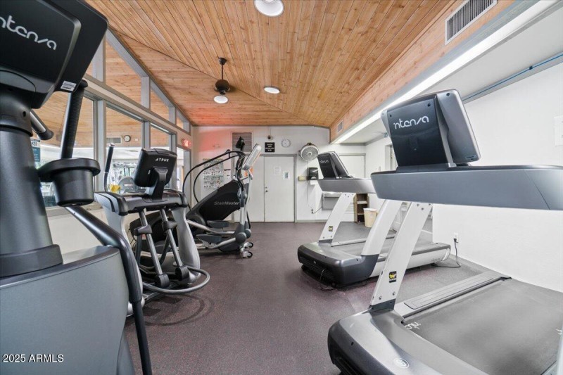 38-Community gym