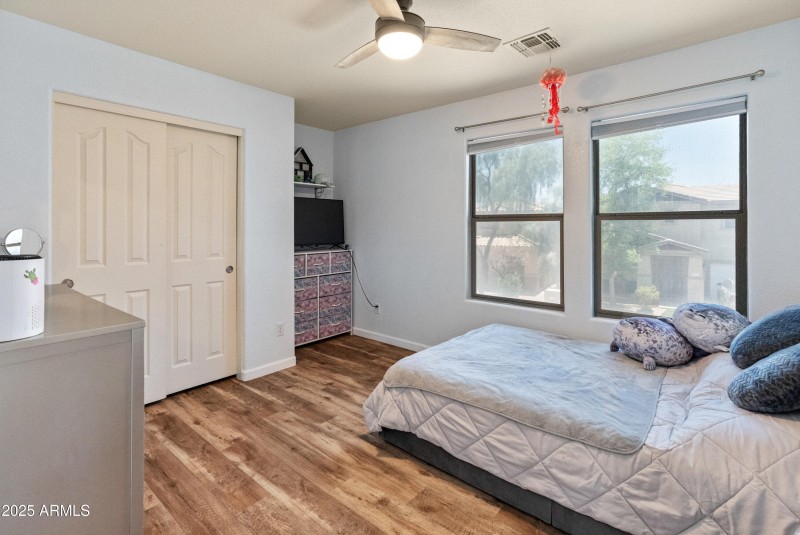 18542 W Valerie Dr-28