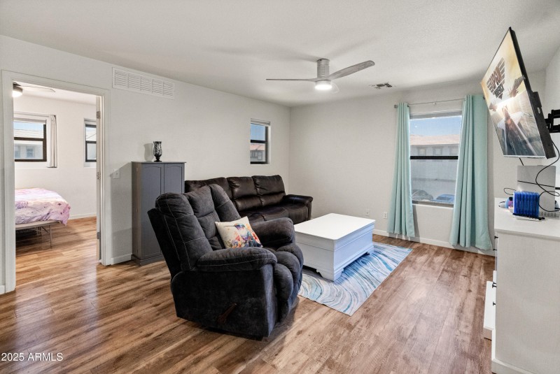18542 W Valerie Dr-35