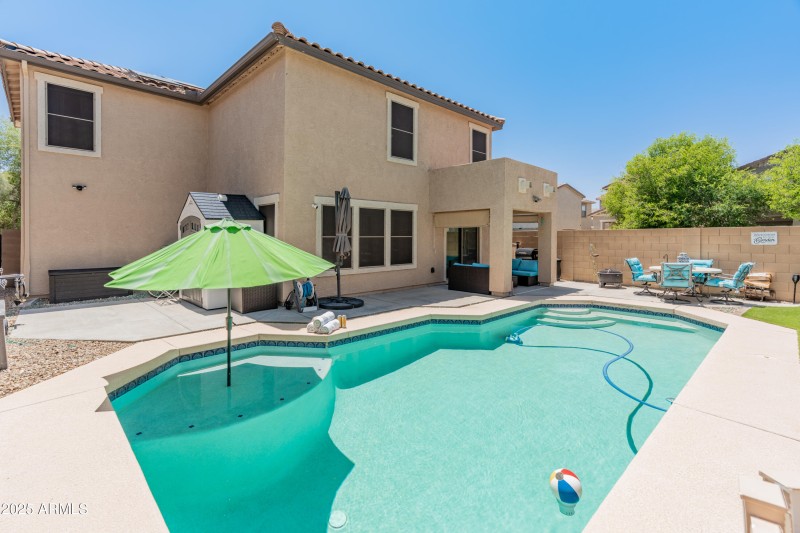 18542 W Valerie Dr-40
