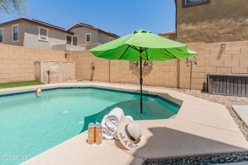 18542 W Valerie Dr-42