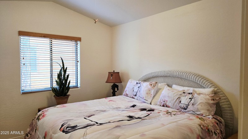 bedroom 3 pic4