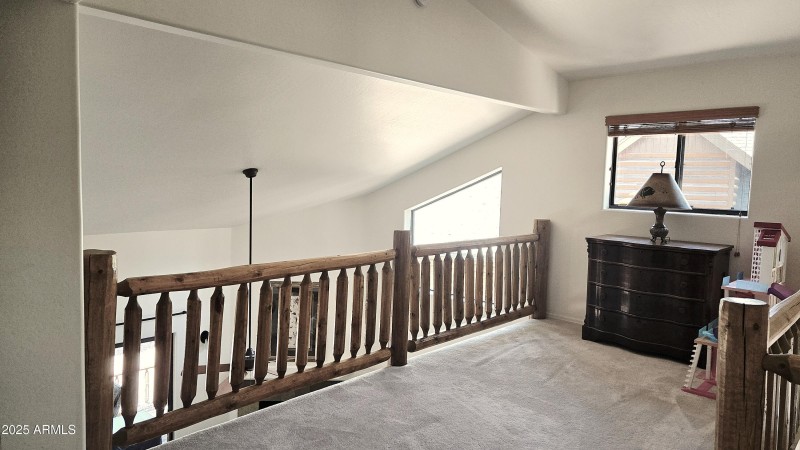 bouns LOFT DEN UPSTAIRS