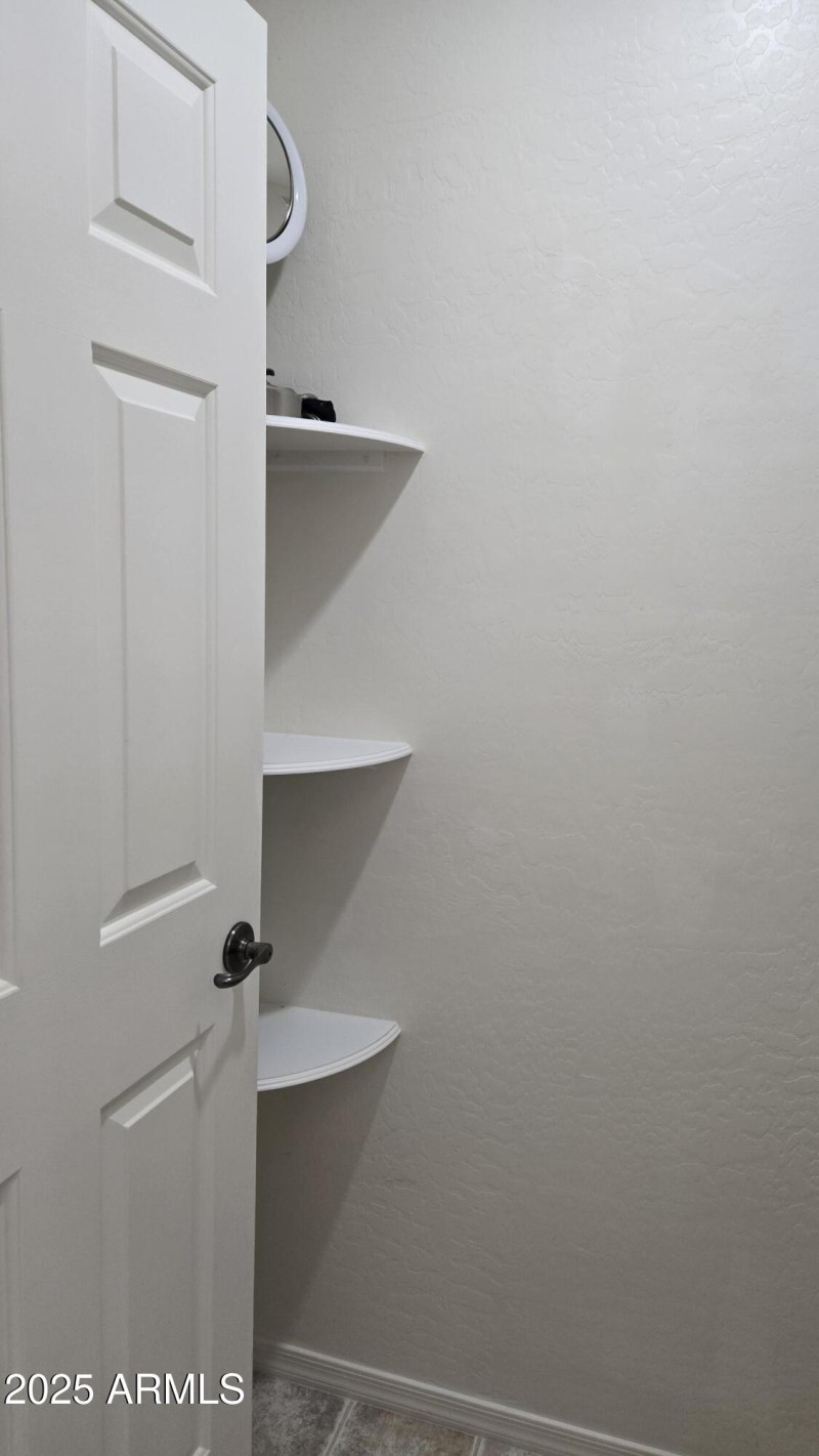private toilet rm