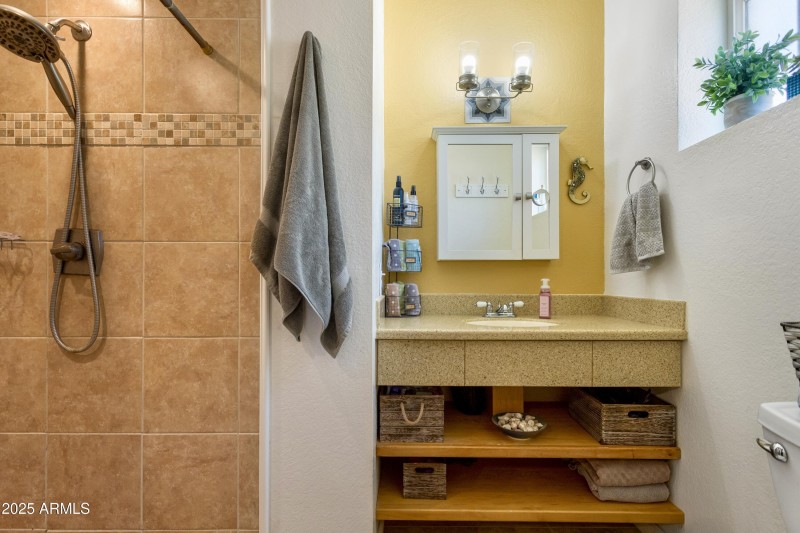 Primary's Bathroom