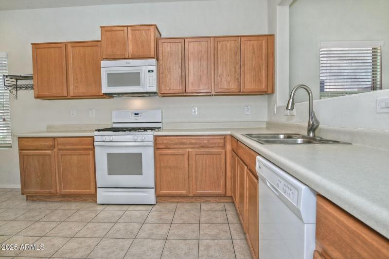 3405 N San Marin Dr Florence-large-009-0