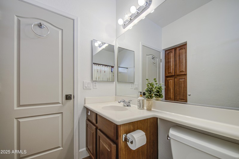 Bathroom 2-pic 3
